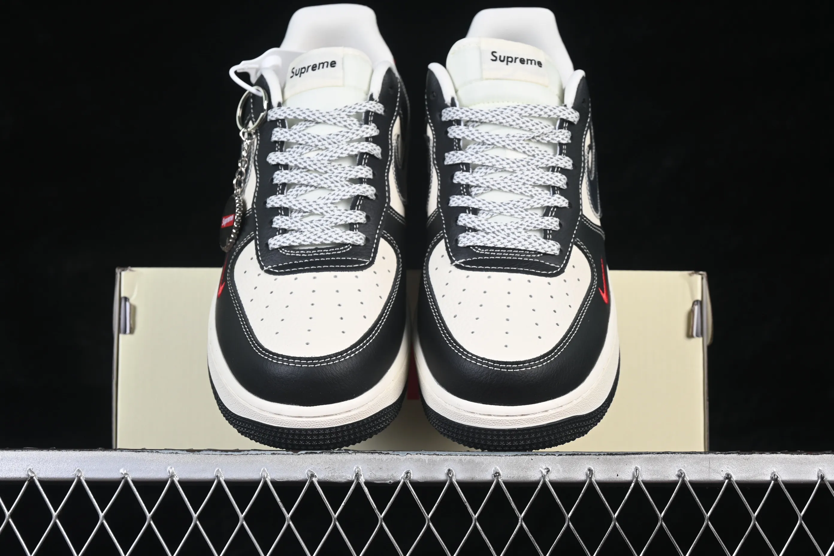 All categories Nk Air Force 1 Air Force series Nk Air Force 1 Low Air Force low-top Nike Air Force 1'07 Low Supreme joint beige black red Air Force 1 low-top casual sneakers DF0188-106